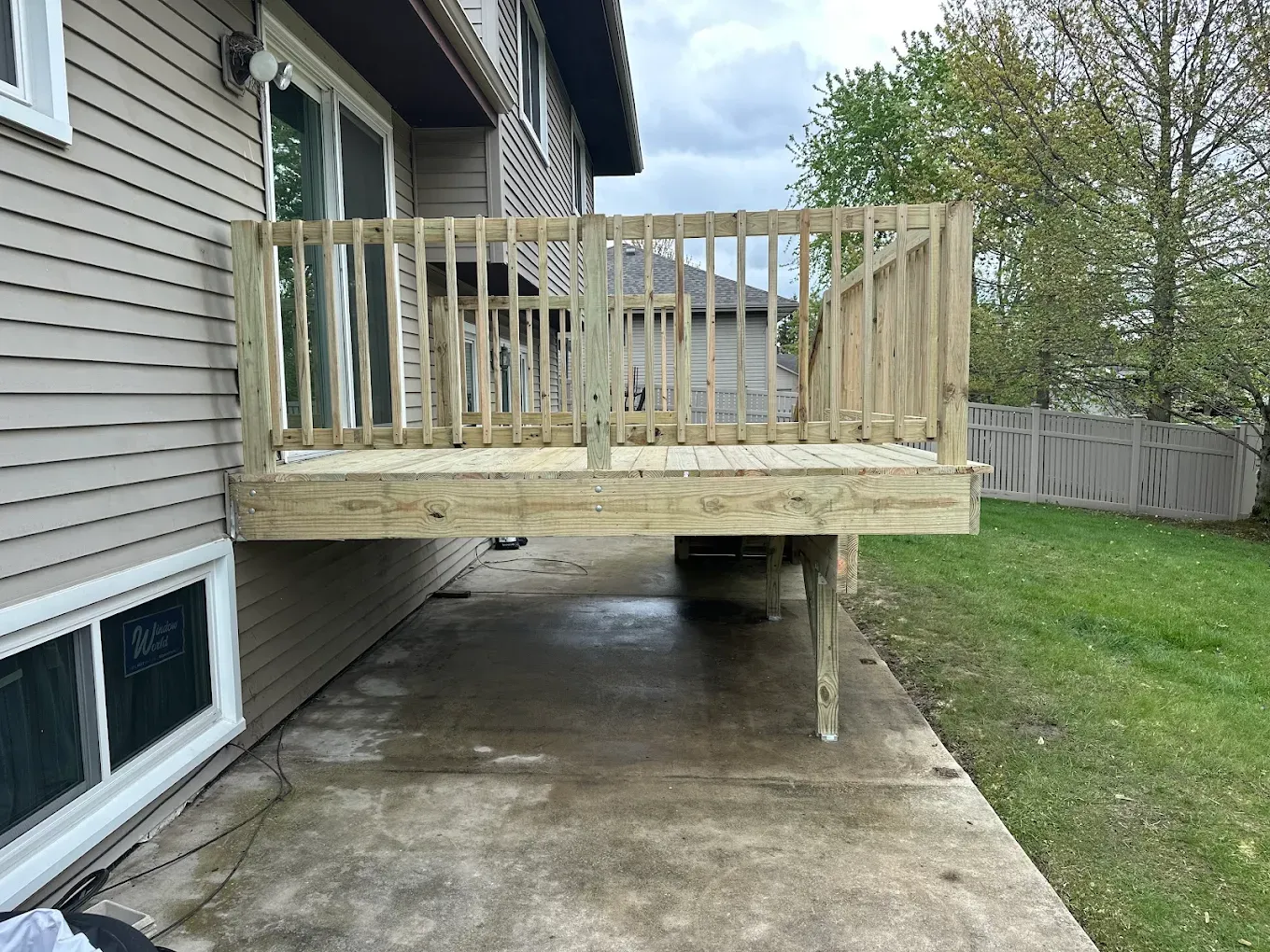 Cantilevered Second-Story Deck Platform & Posts